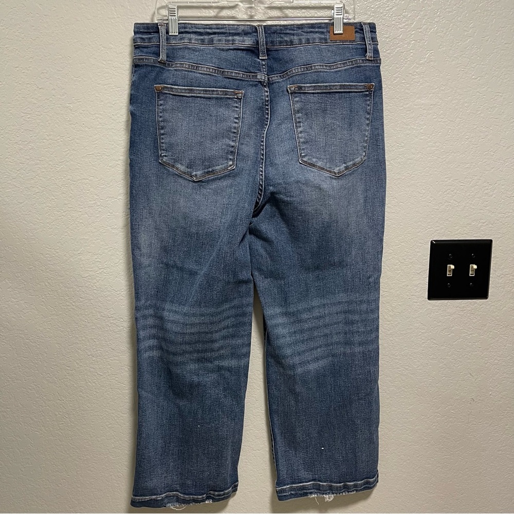 Judy Blue High-Waist  Cropped Wide-leg Jeans in a Medium Blue Wash Size 15/32 - Picture 4 of 5